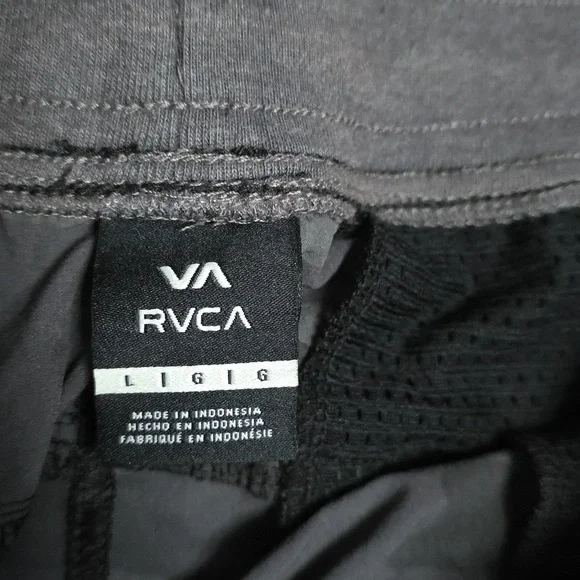 Men's RVCA Elastic Waist Grey Camouflage Shorts. Size Large, 7" Inseam. Good Con - Picture 4 of 6